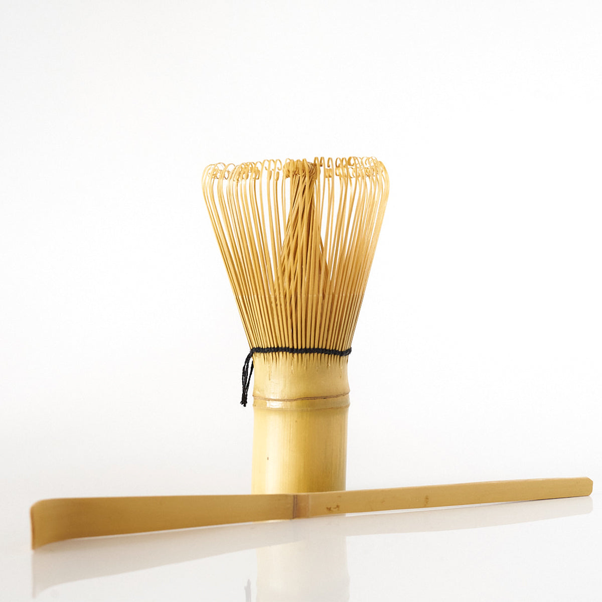 Conjunto Tradicional de Preparación de Matcha: Chasen de 85 Puntas y Chashaku